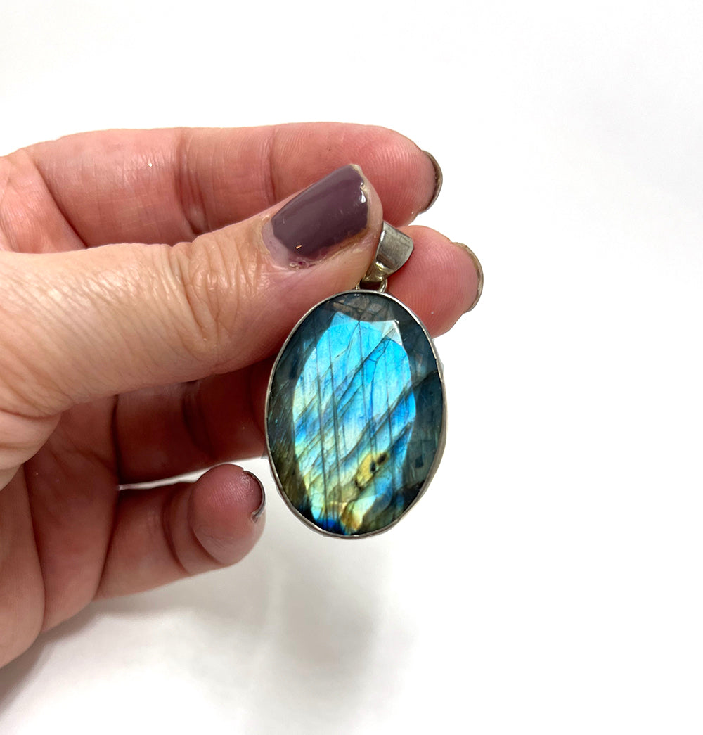 Labradorite Pendant - D